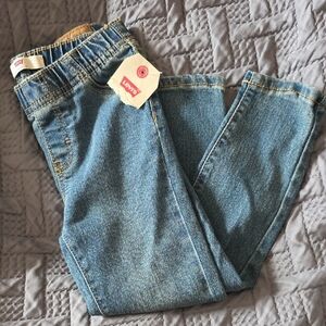 π5/$20πLevi's Girl Medium Blue Straight-Leg Jeans